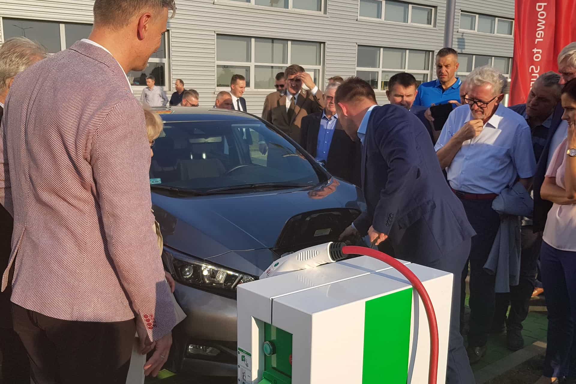 Uroczyste otwarcie stacji ładowania samochodów elektrycznych w Ełku