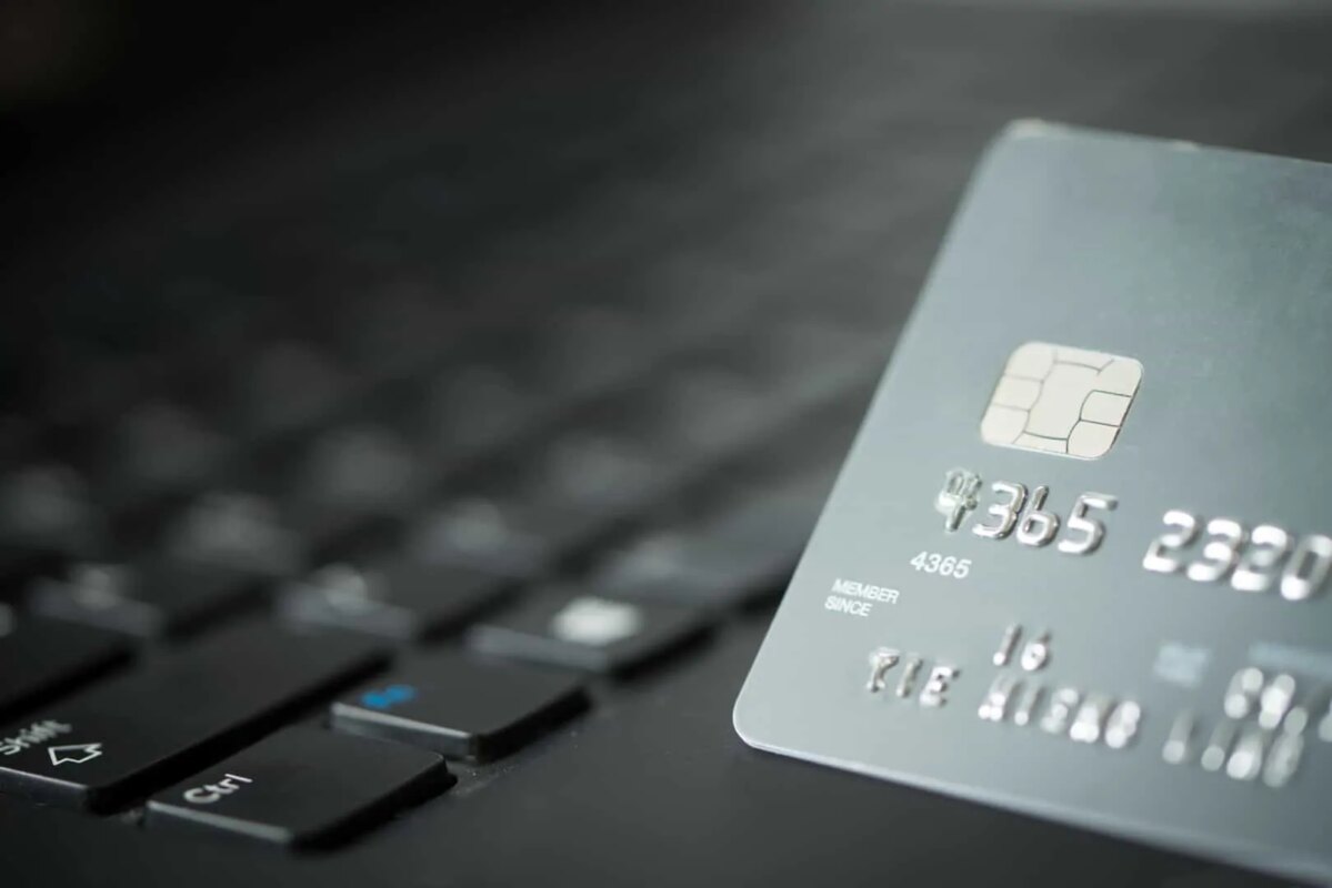 Sklep online z domowymi i publicznymi stacjami ładowania samochodów elektrycznych EVSE