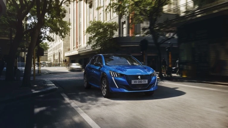 Peugeot e 208 GT