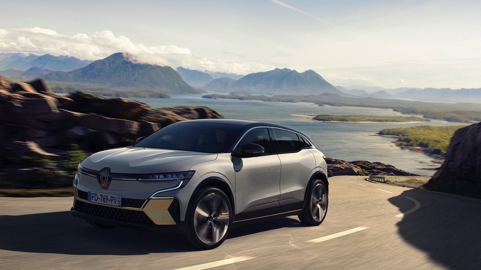 Renault Megane ETech 02@2x 2