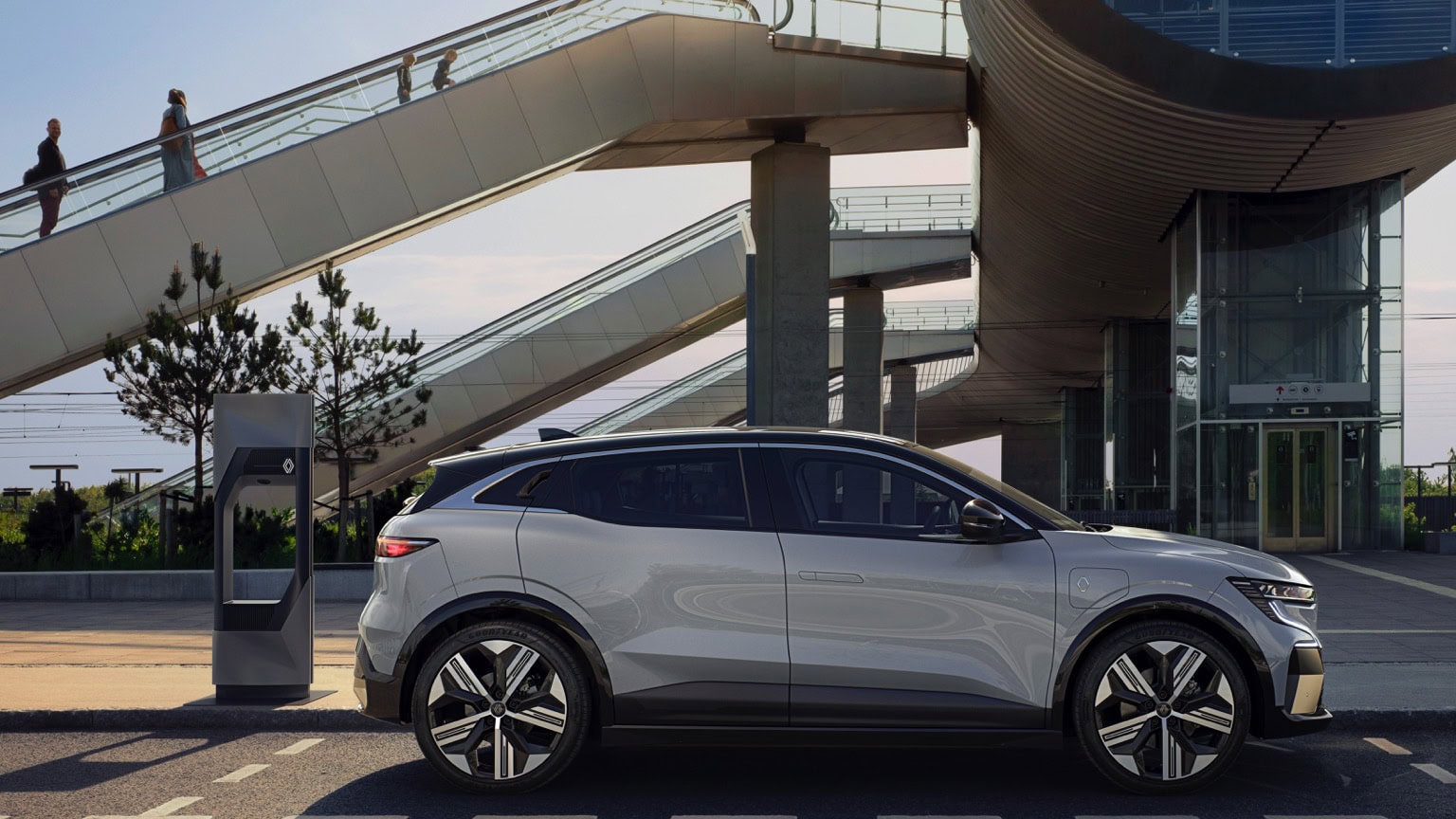 Renault Megane ETech 03@2x