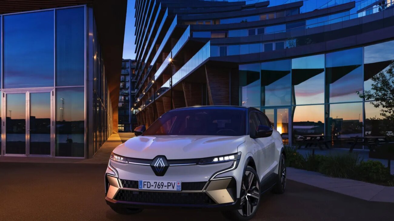 Renault Megane ETech 09@2x 1