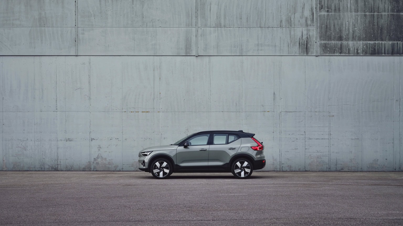 Volvo XC40 Recharge 2023 04@2x 1