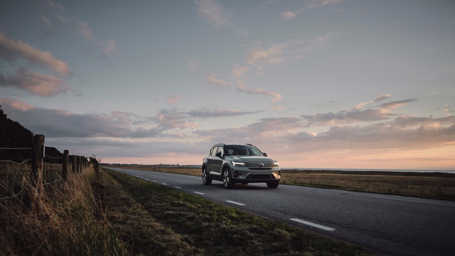 Volvo XC40 Recharge 2023 08@2x 1